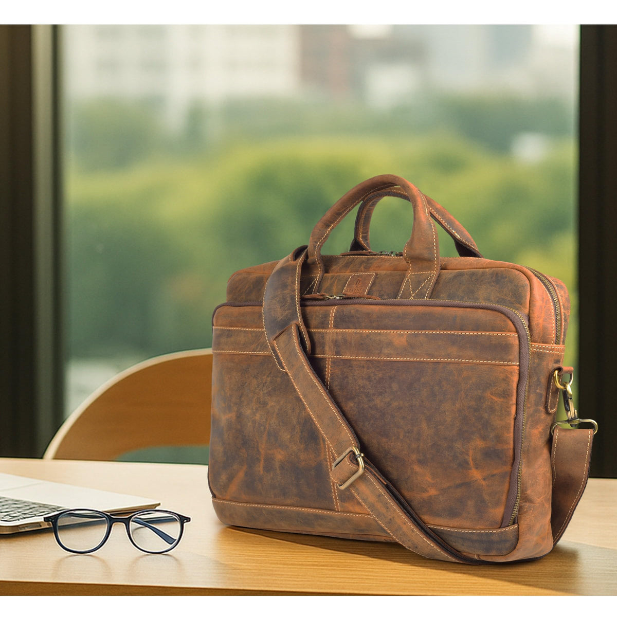 Full Grain Leather Messenger Bag B289244